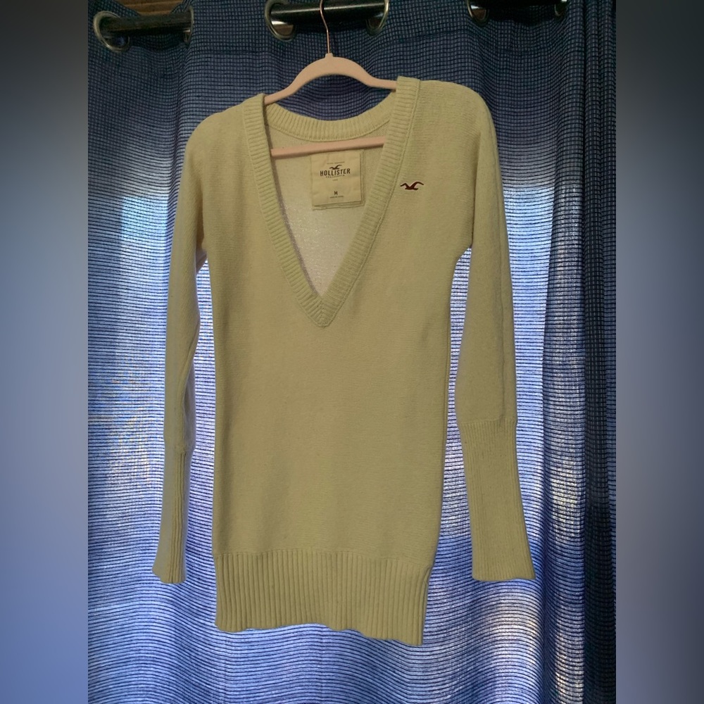 Hollister deep vneck sweater